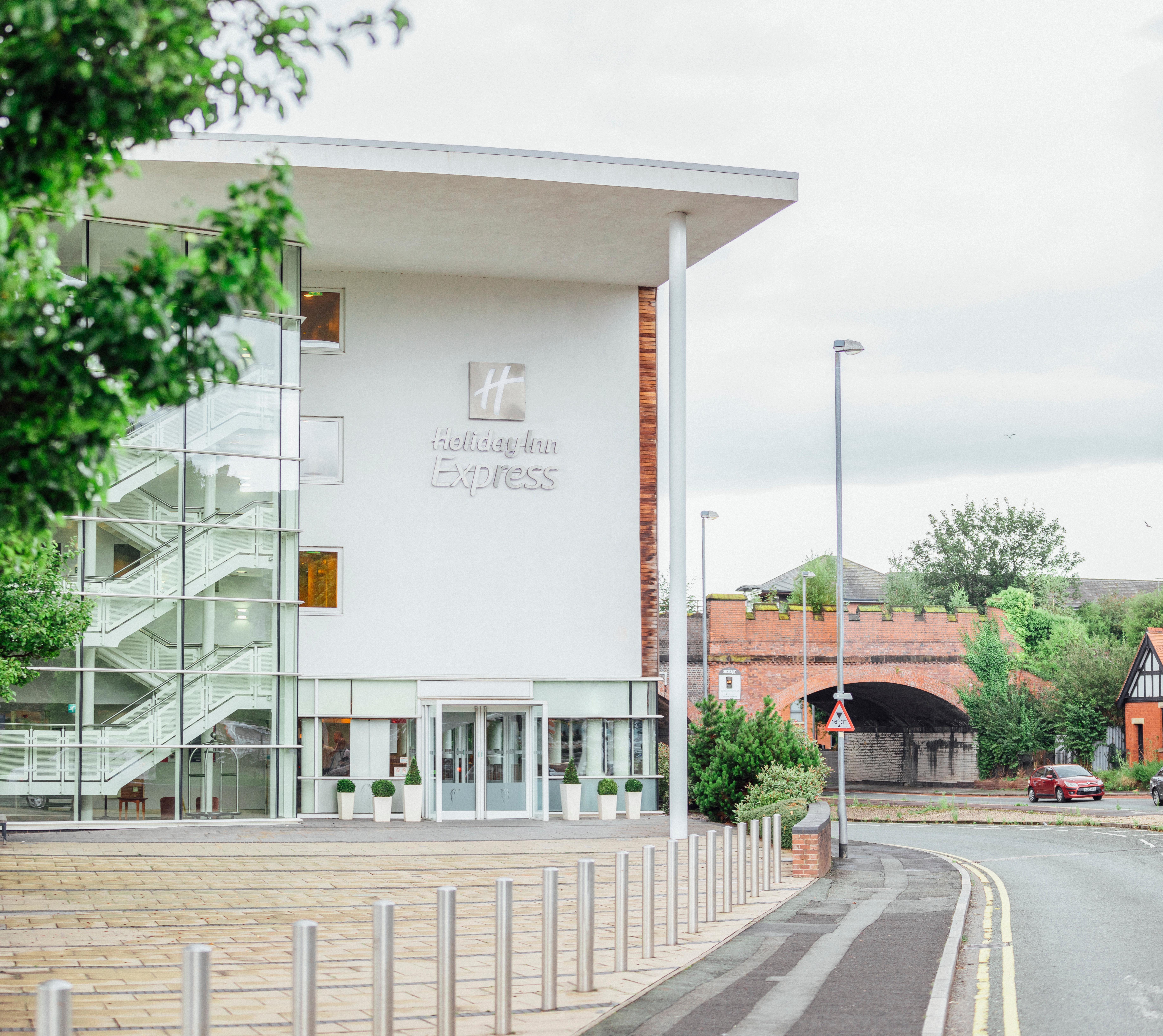 Holiday Inn Express, Chester Racecourse By Ihg Екстер'єр фото