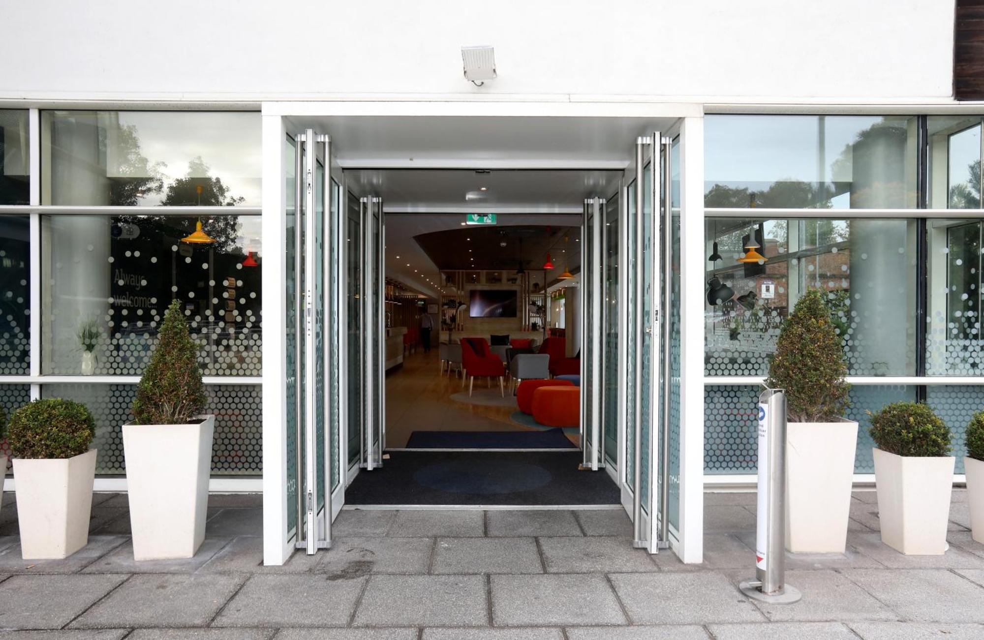 Holiday Inn Express, Chester Racecourse By Ihg Екстер'єр фото
